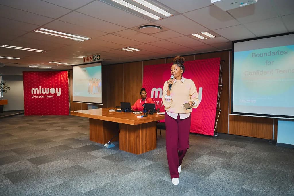 Ndumi Hadebe facilitating a MiWay room session